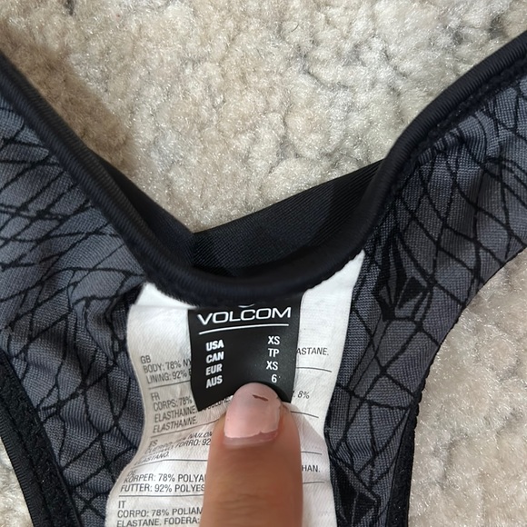 Volcom swim shirt - Picture 2 of 3